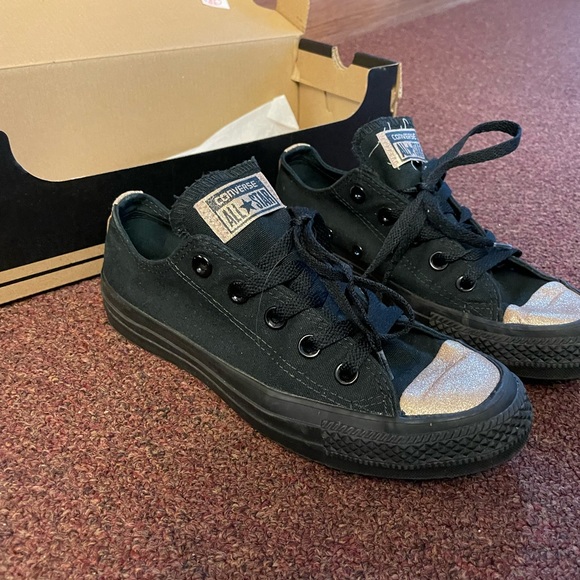 Converse black and gold sneackers size 6 - Picture 1 of 9